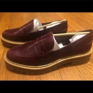 Vince Camuto Womens Burgundy Leather Loafers.  They have never been worn.